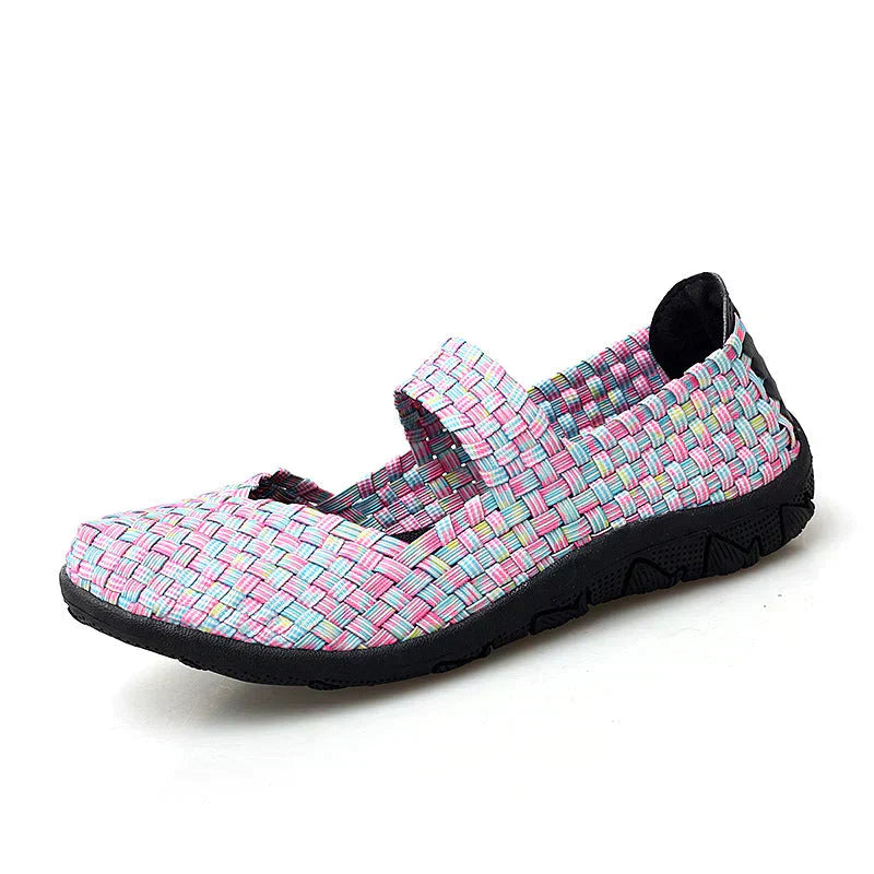 Woven flat slip-on shoes