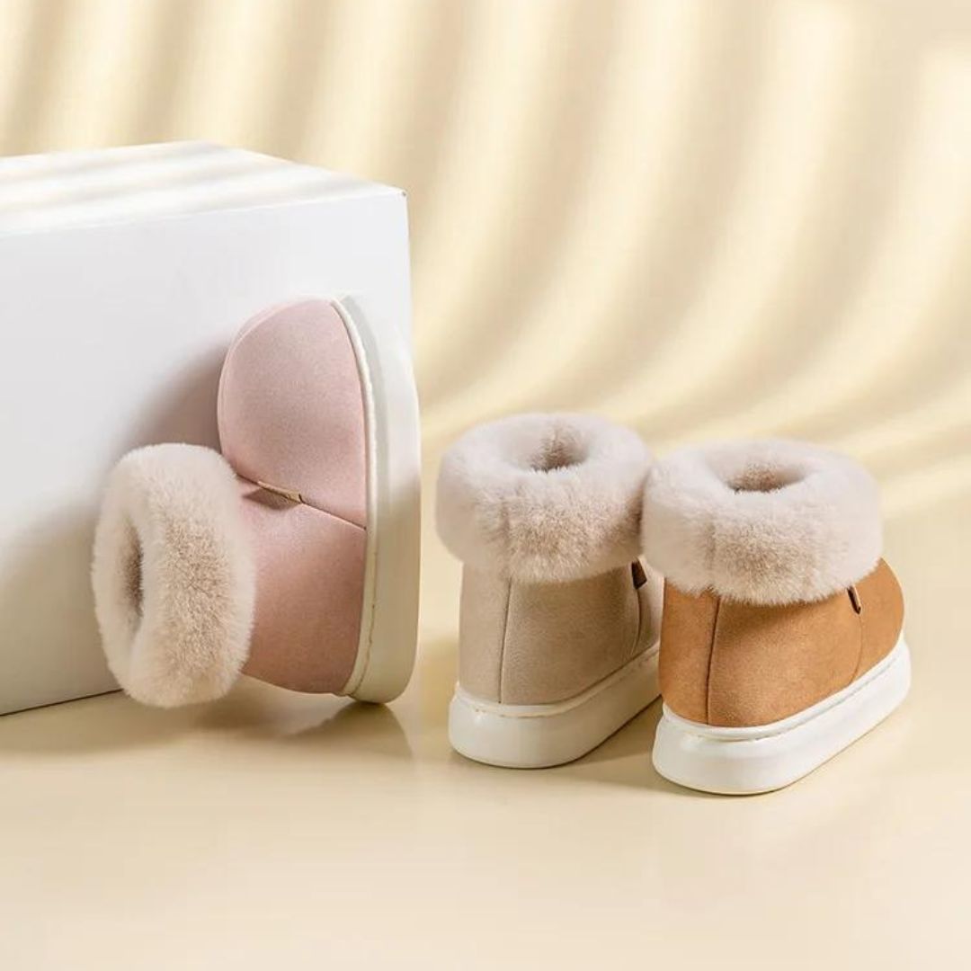 Elegant slippers in suede look with faux fur