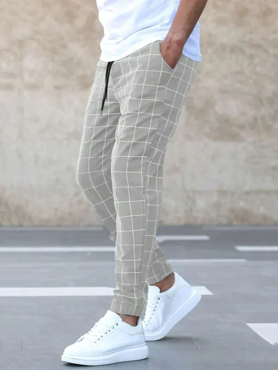 Elegant trousers with grid pattern