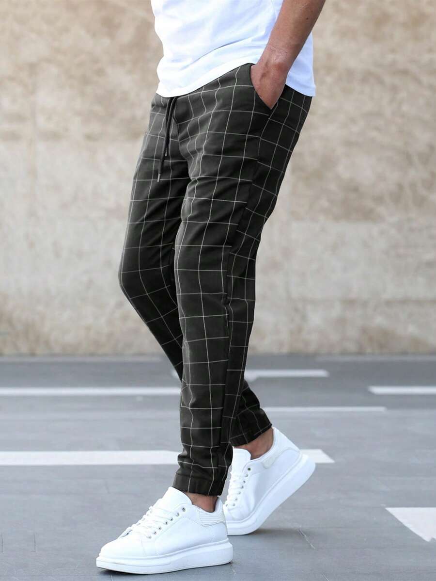 Elegant trousers with grid pattern