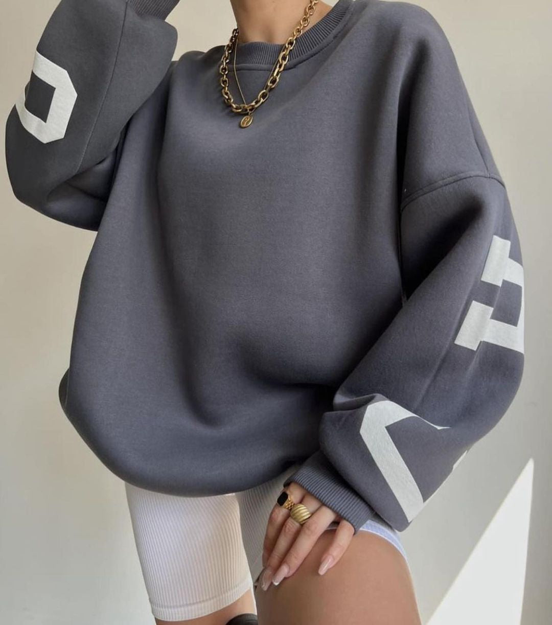 Dina - Oversized Sweatshirt