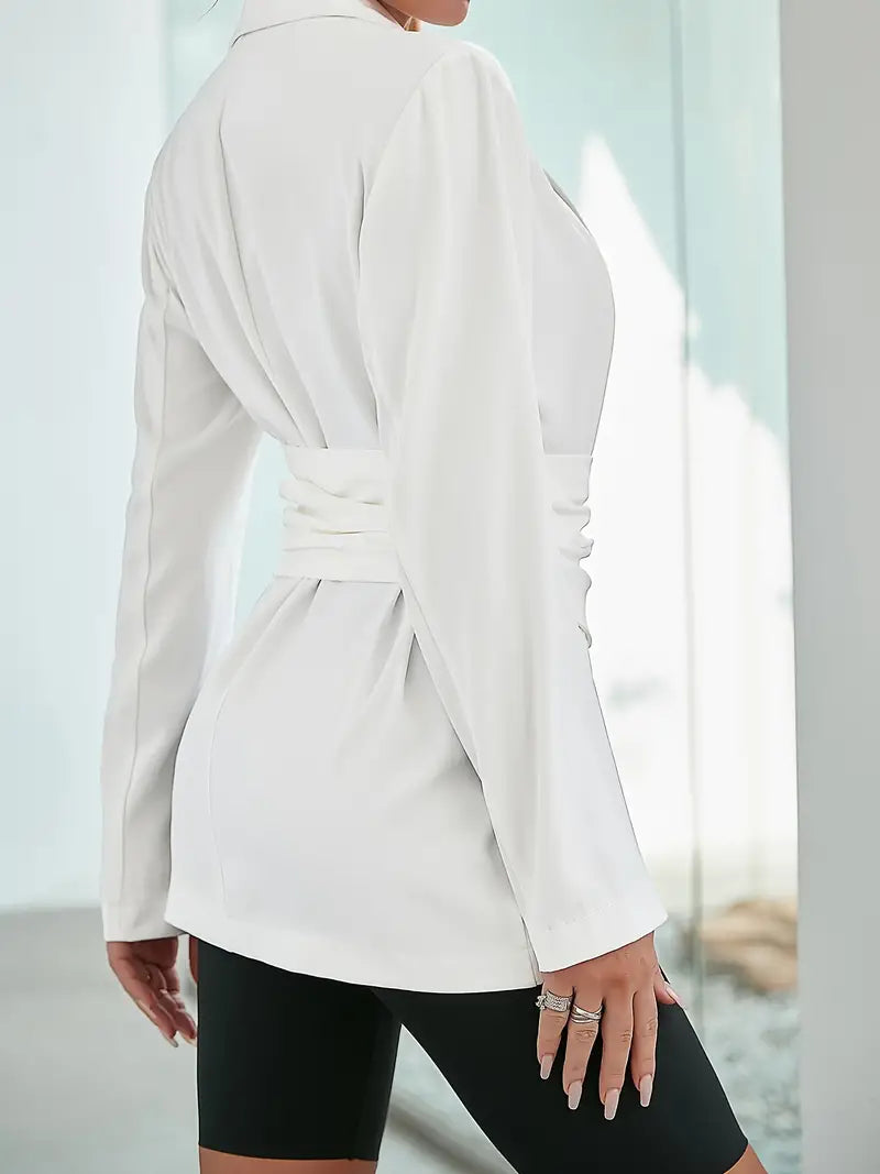 Elegant white pleated blazer