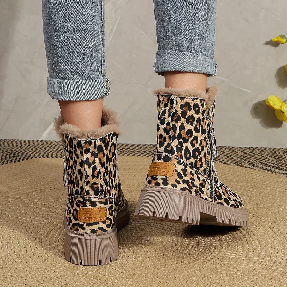 Warm leopard boots