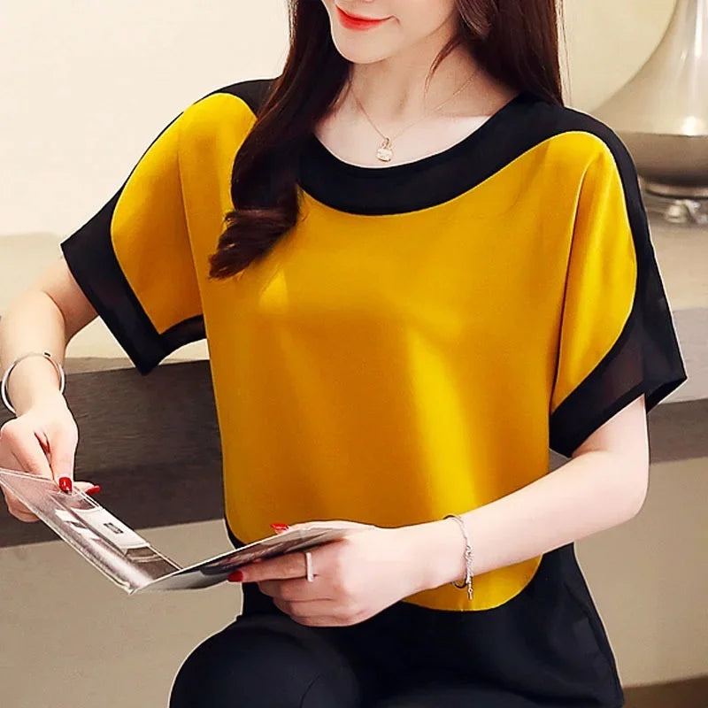 Chiffon blouse with short sleeves