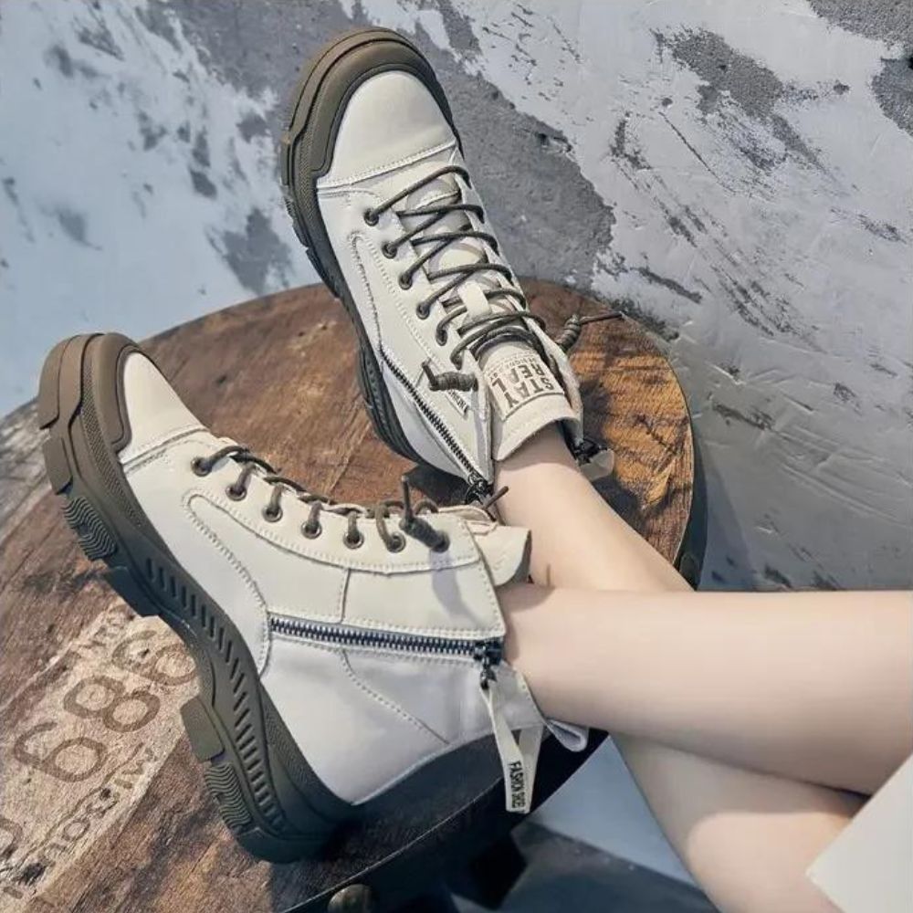 Elegant high-top sneaker boots with zip fastening