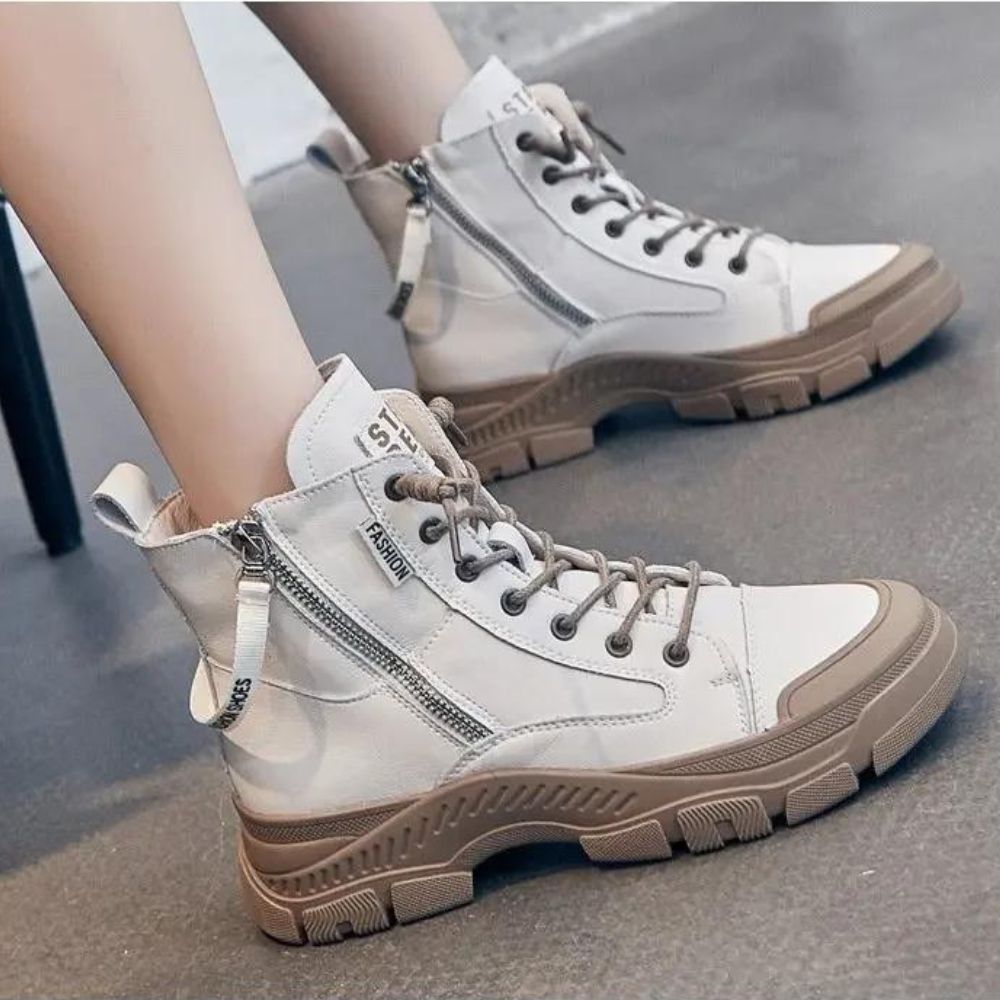 Elegant high-top sneaker boots with zip fastening