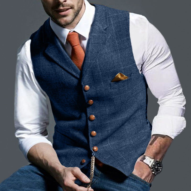 Sleeveless men's waistcoat with classic turn-up sleeves