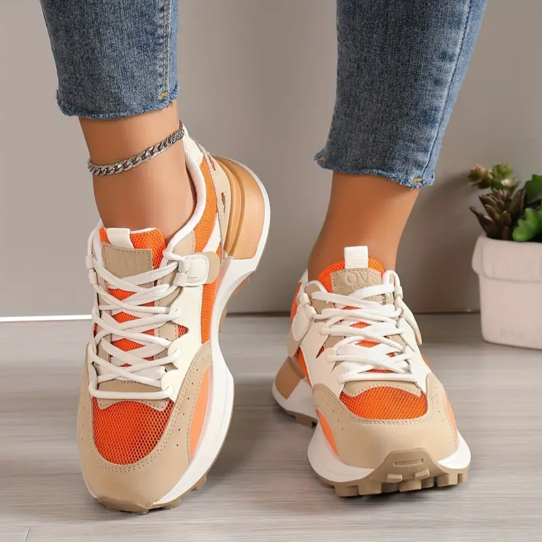 Casual women's shoes with coloured blocks