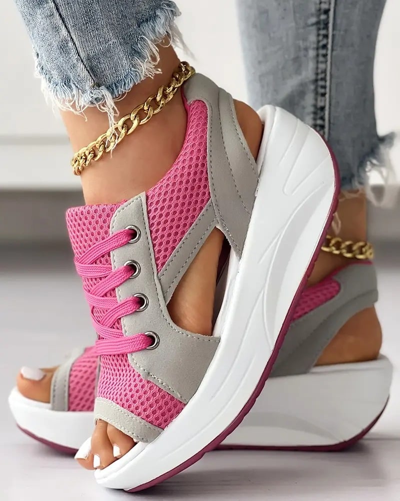 Comfy Cropped sandals with lace