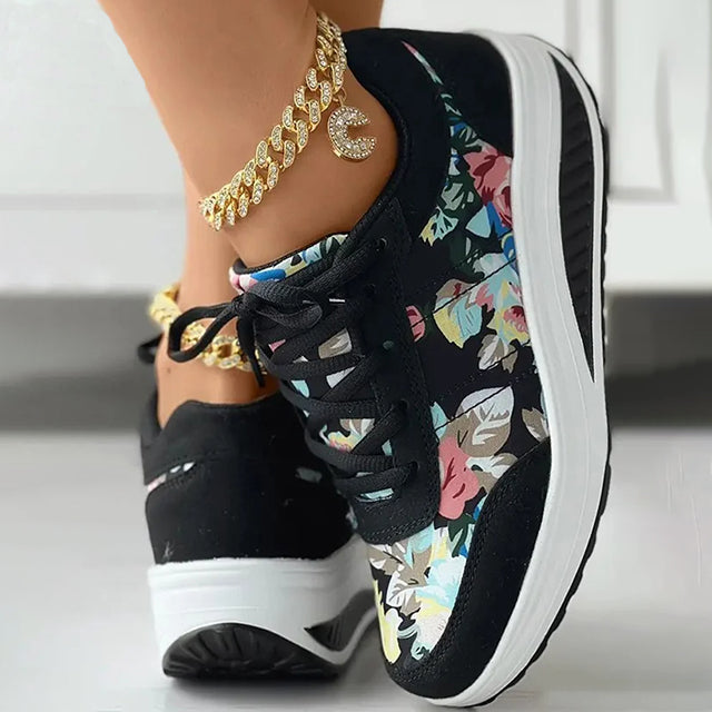 Canvas shoes with floral print