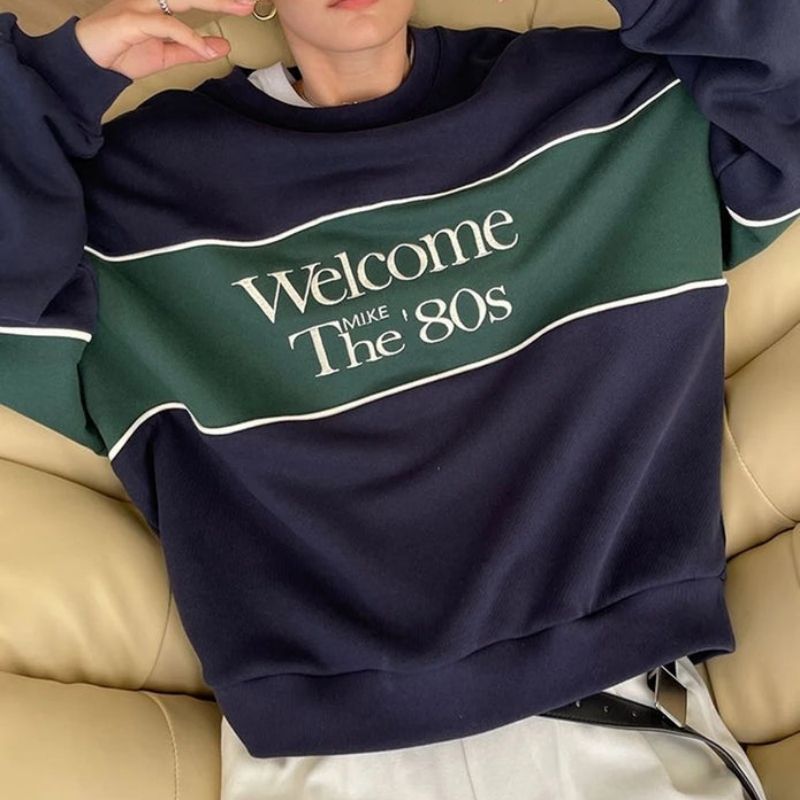 Retro sweatshirt with 'Welcome the 80s' lettering