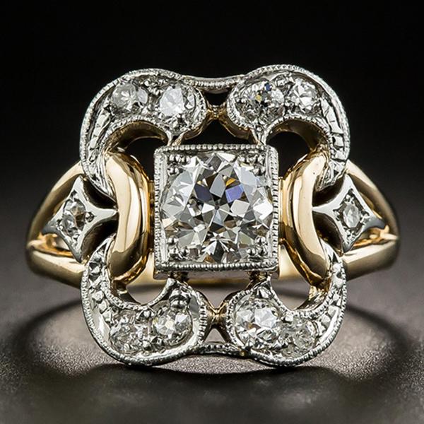 Vintage style ring with diamond centrepiece