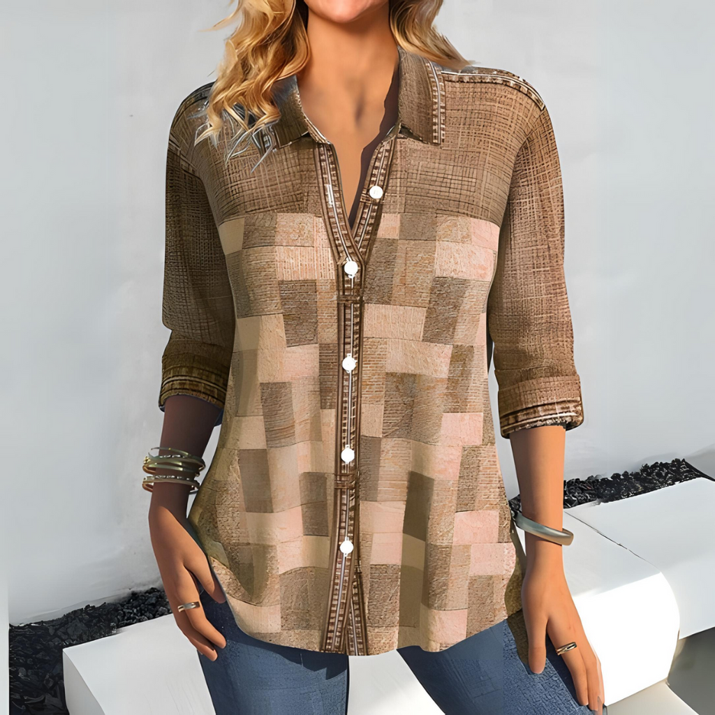 Casual long-sleeved shirt with collar in a fashionable fit