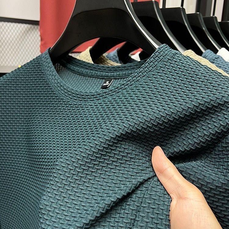 Breathable round T-shirt made of mesh for the summer