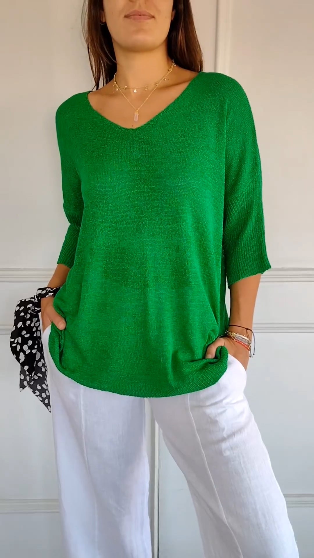 Ava™ - Closed V-neck sweater