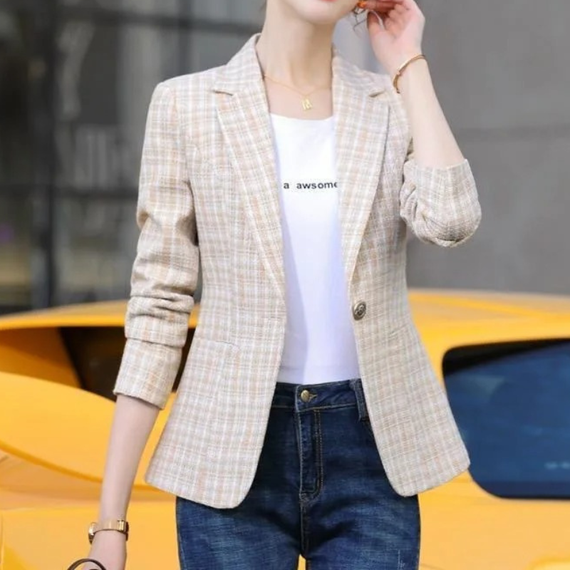 Women's checked blazer with ankle button fastening - timeless style