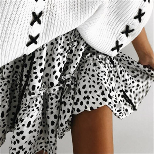 Leopard skirt in chic perfect fashion