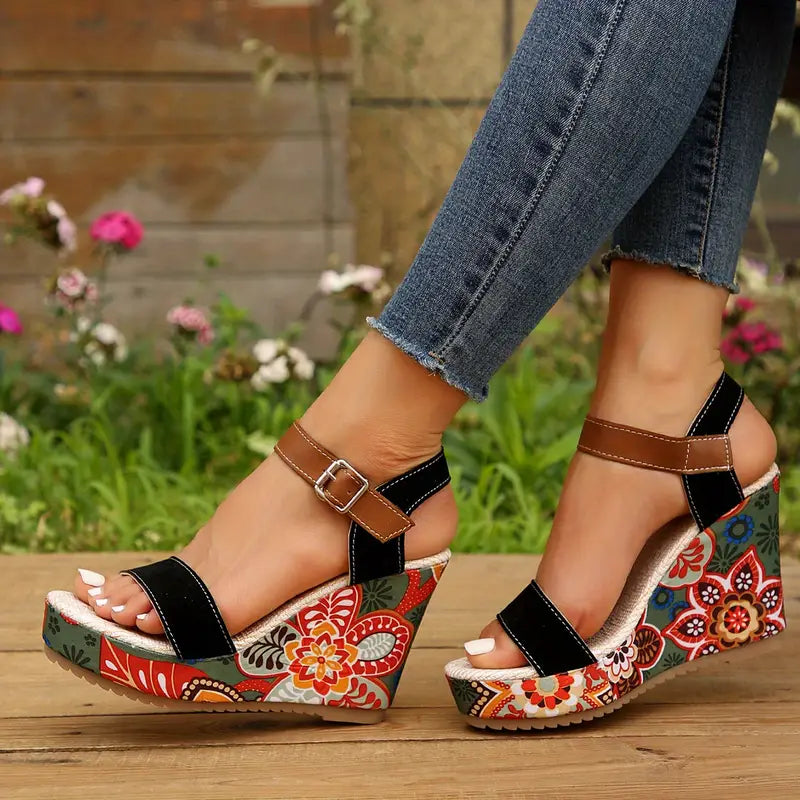 Wedge sandals with floral pattern for women