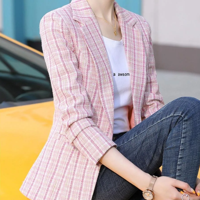 Women's checked blazer with ankle button fastening - timeless style