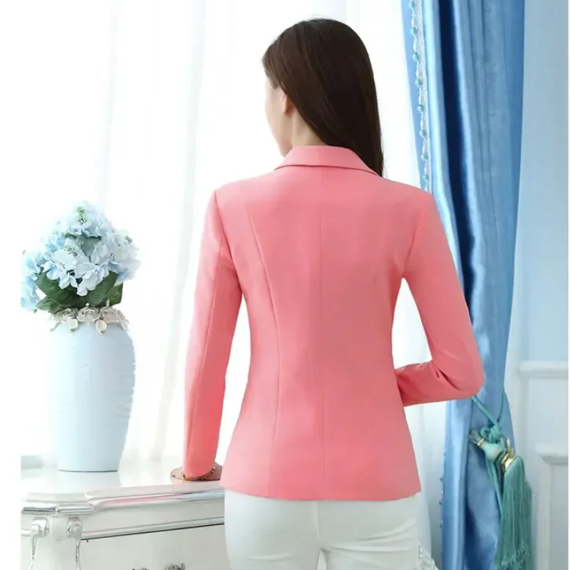 Stylish women's blazer with ankle button fastening - perfect for work