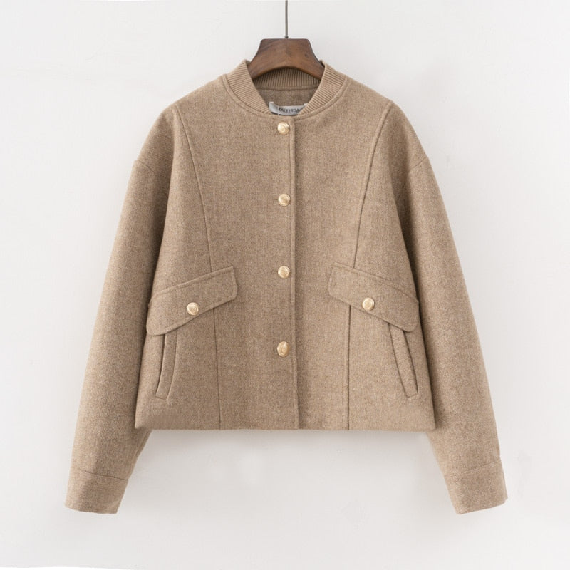 Wool tops - Women's short jacket: a new model for modern women