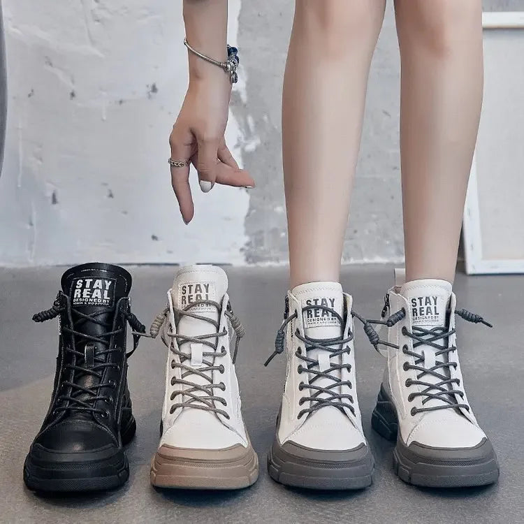 Elegant high-top sneaker boots with zip fastening