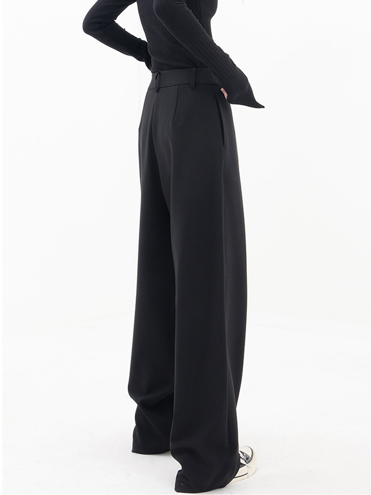 Pauline - Wide leg trousers with asymmetric and overlapping buttons