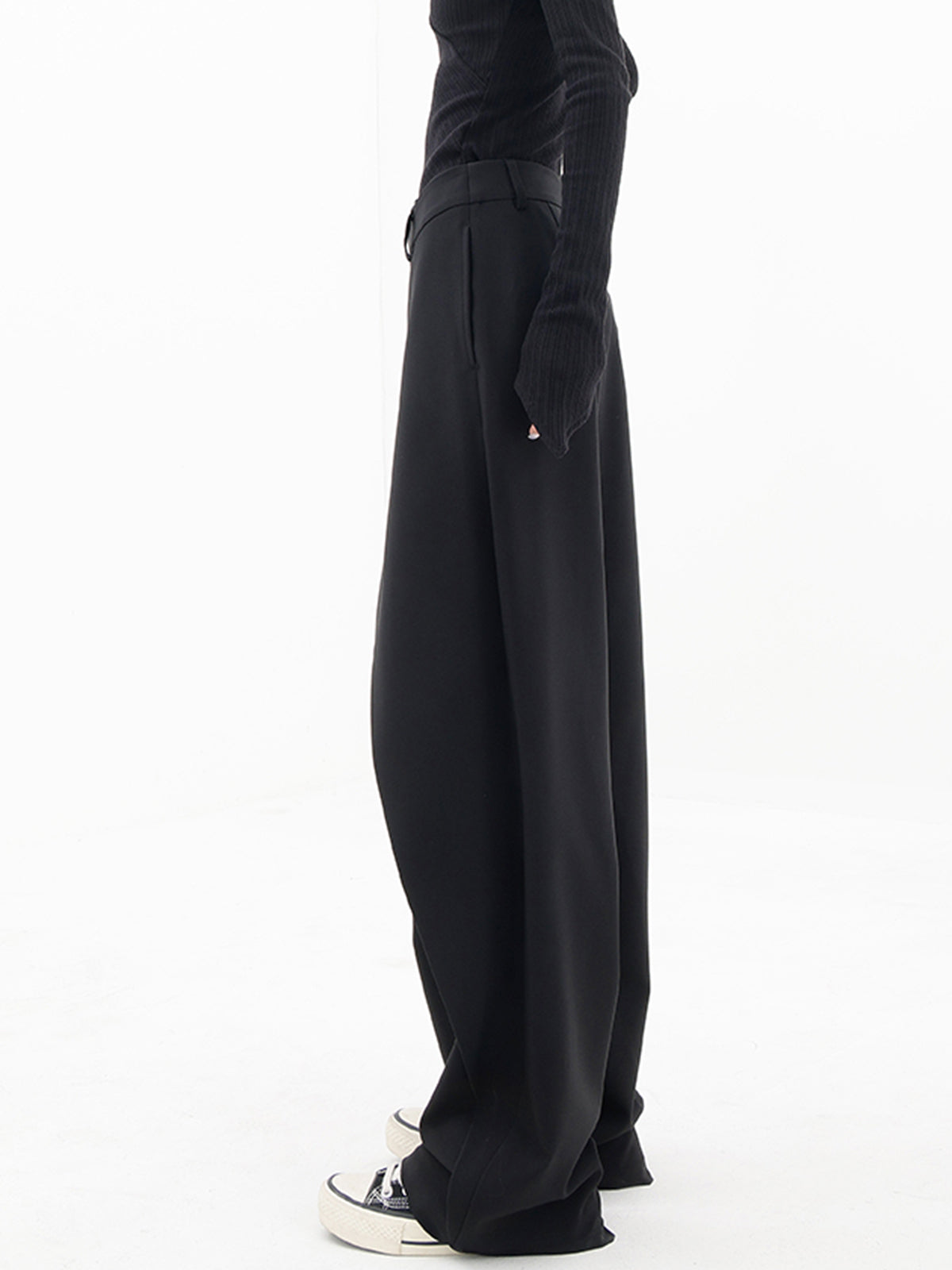 Pauline - Wide leg trousers with asymmetric and overlapping buttons