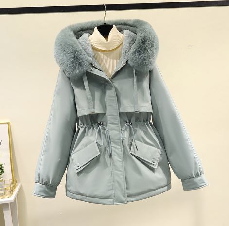 Women's winter coat with stylish collar