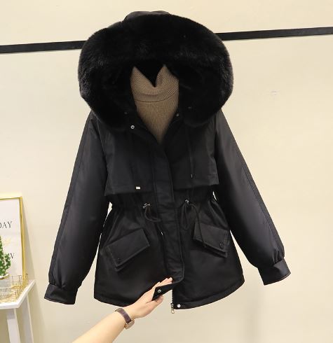 Women's winter coat with stylish collar