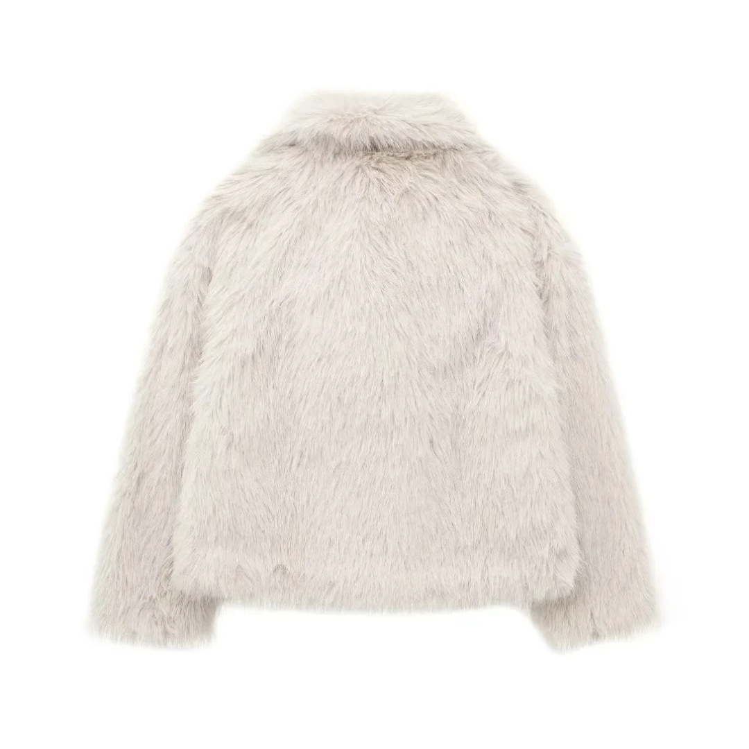 Mila cozy faux fur coat