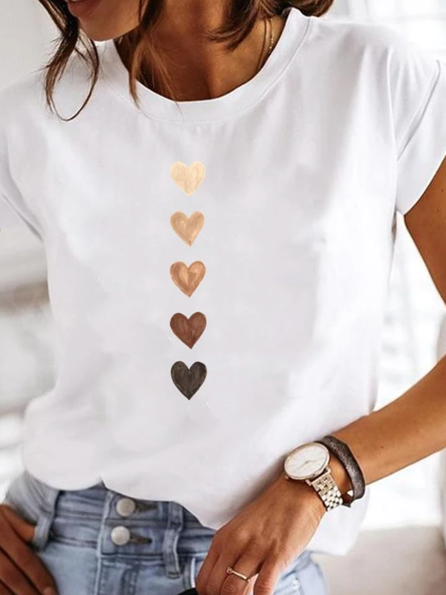 Very fashionable T-shirt with eye-catching summer designs