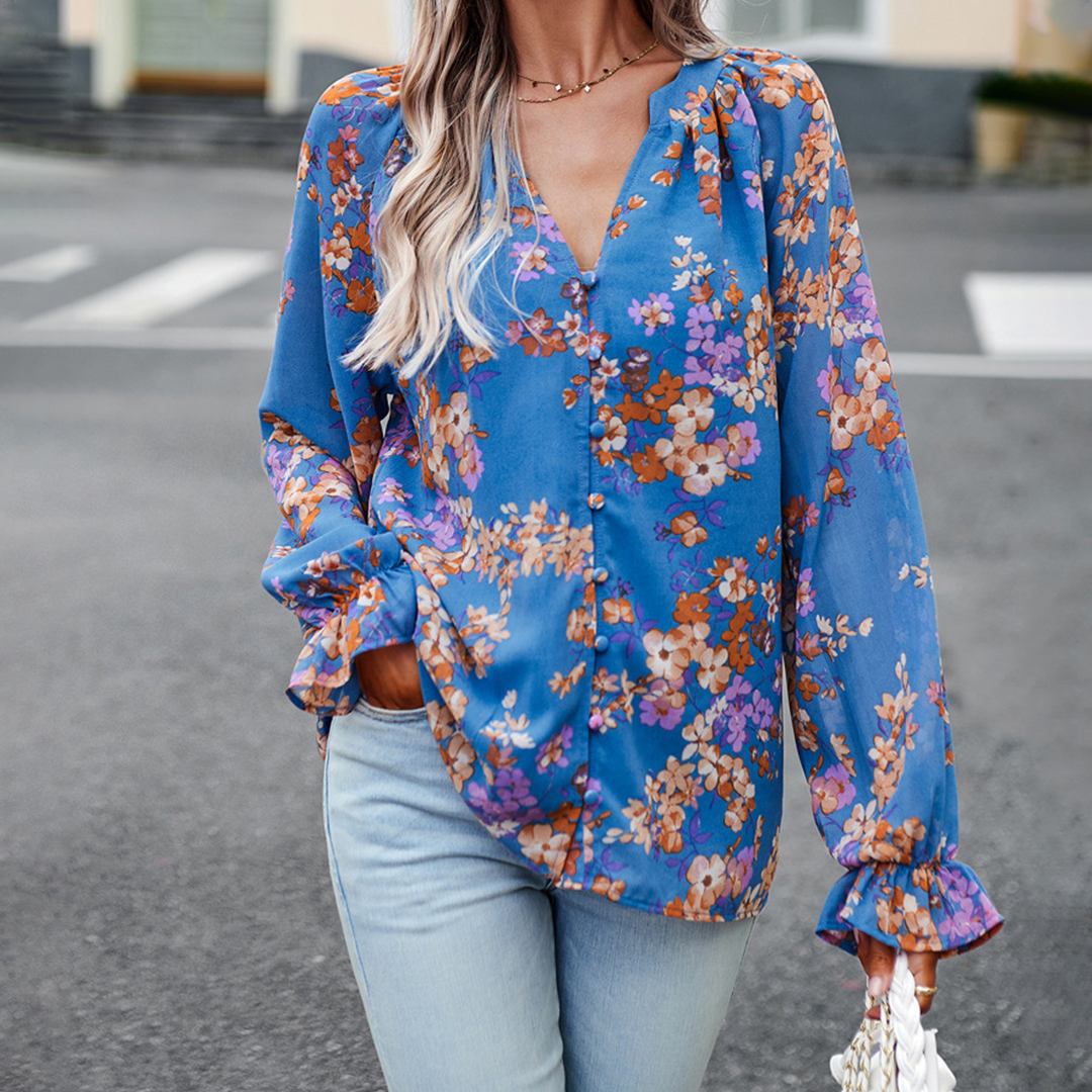 Summery blouse with floral pattern