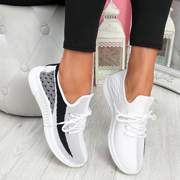 Breathable flat lace-up shoes