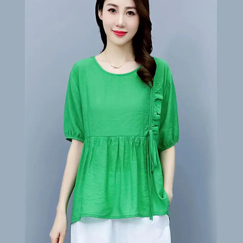 Elegant short-sleeved sweatshirt with gathering