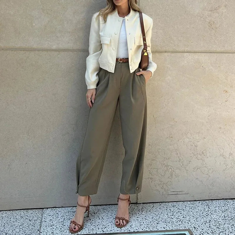 High-waisted cargo trousers with zip fastening