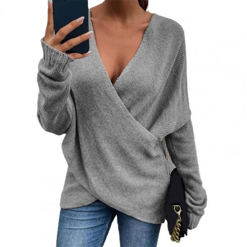 Fashionable jumper - women's long-sleeved jumper with a deep V-neckline in a single-colour knit look for casual cross-knit fashion