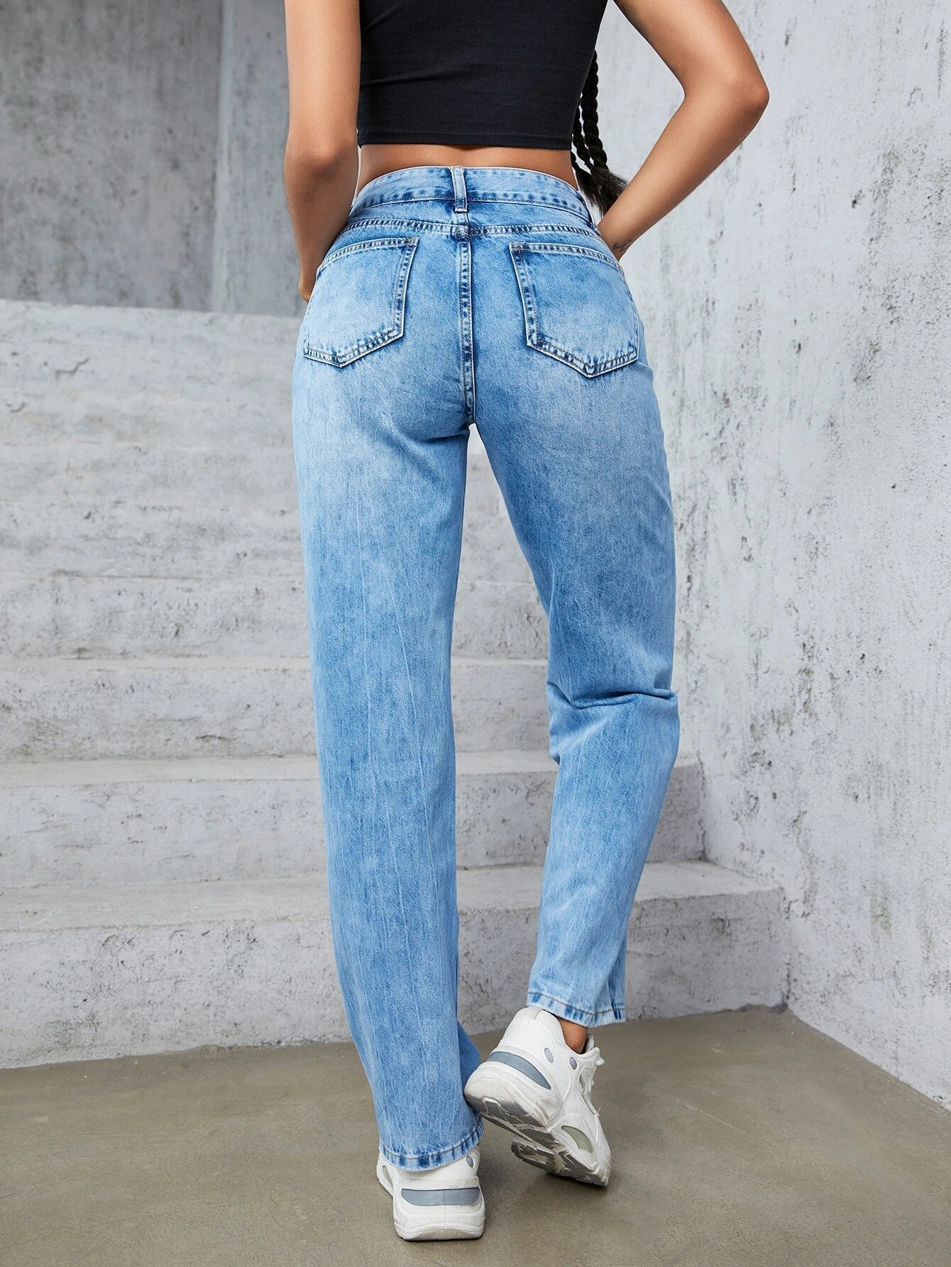 Fashionable jeans for women