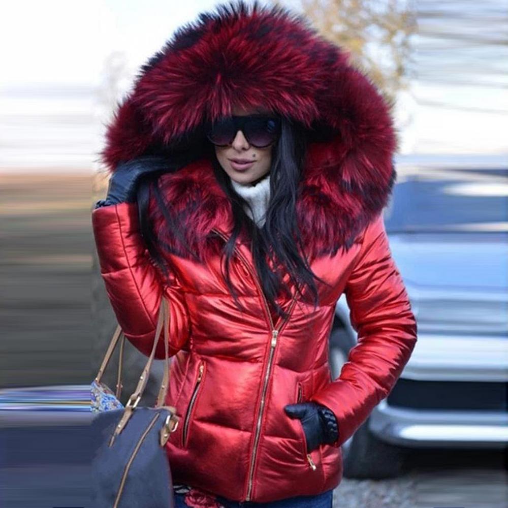 Women's coat with stylish hood