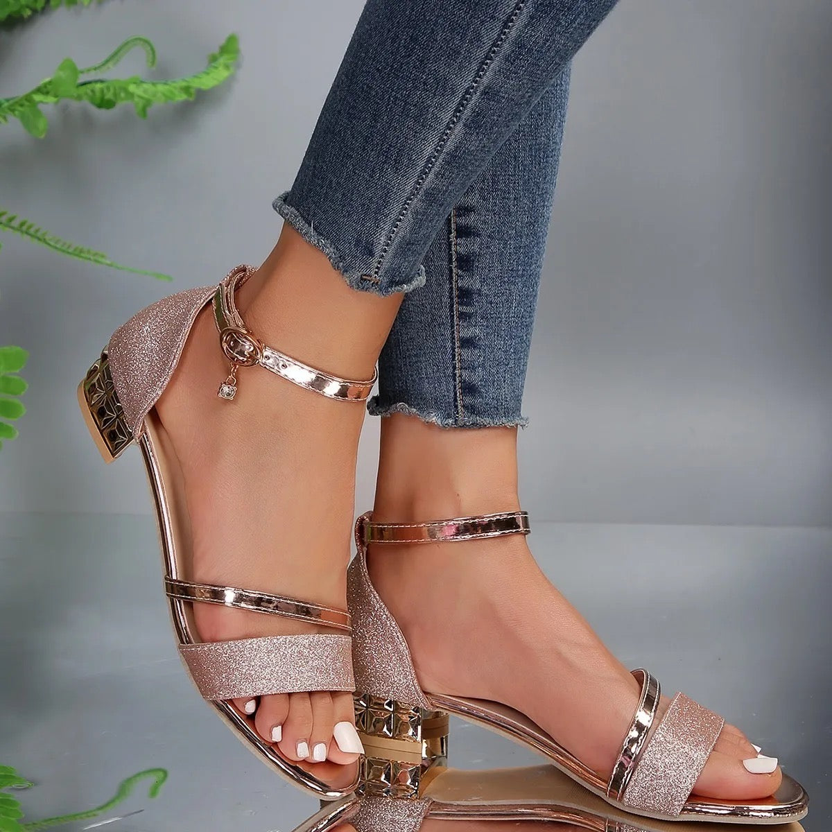 Ankle strap sandals with open toe