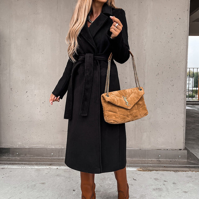 Elegant long women's coat