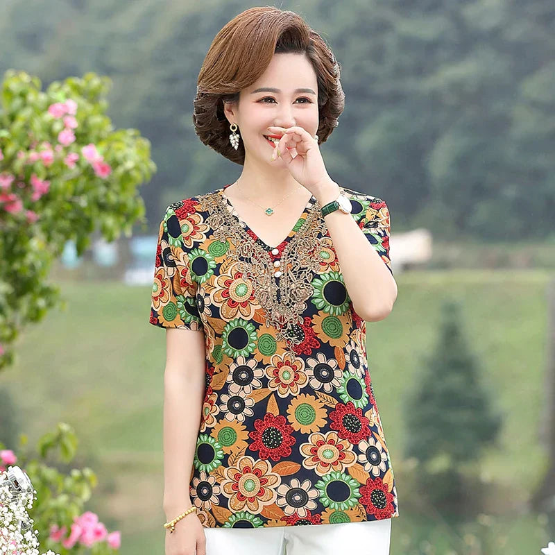 Elegant blouse T-shirt with mother-of-pearl buttons