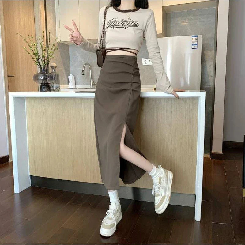 Korean-style midi skirt for women with pleats and side slit