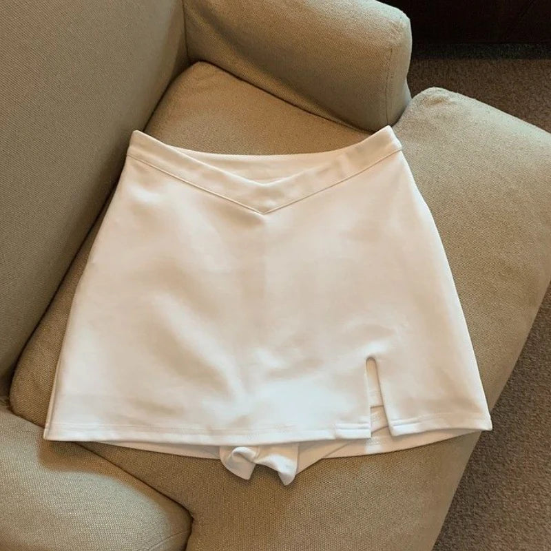 High-waisted mini skirt for the modern woman