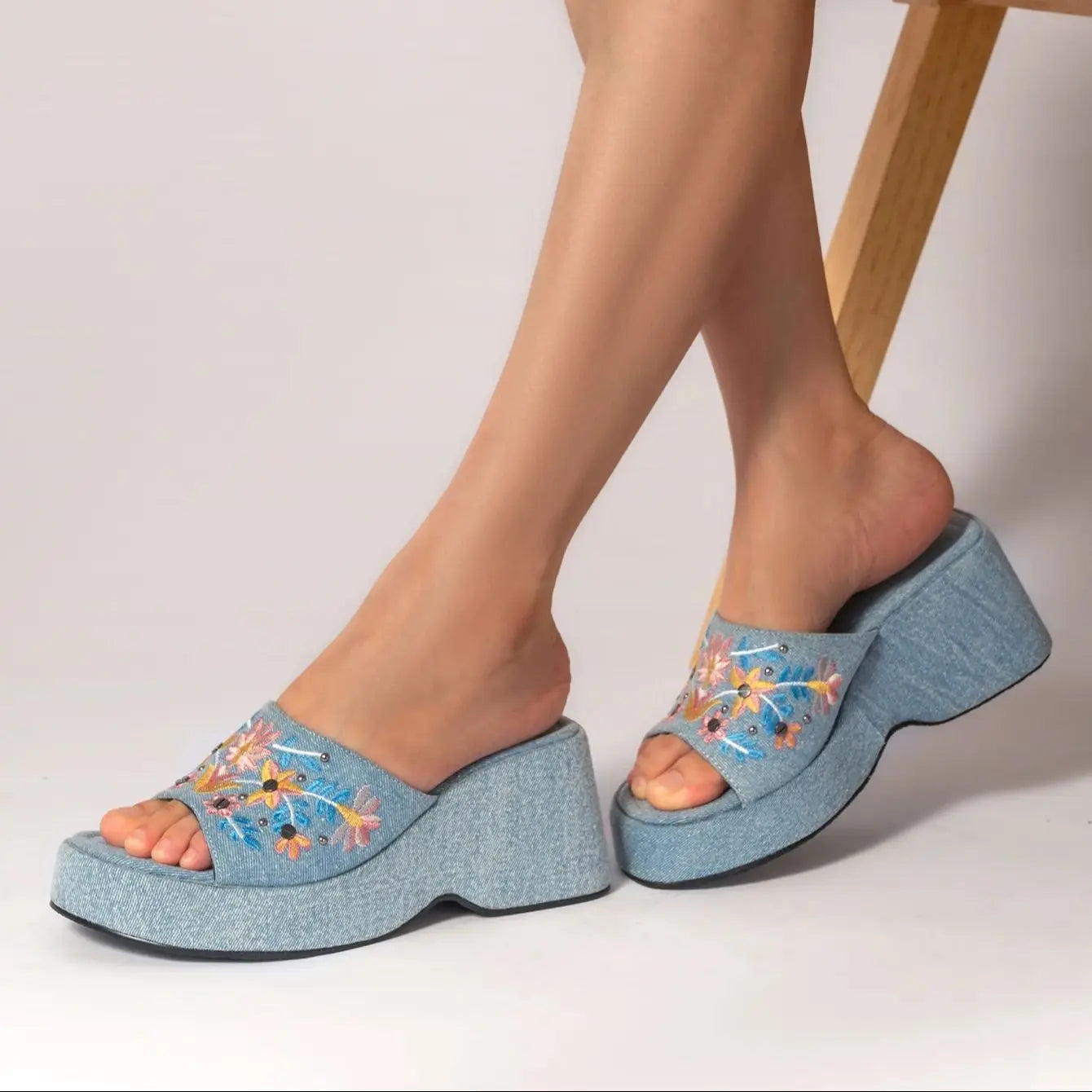 Denim sandals with thick sole