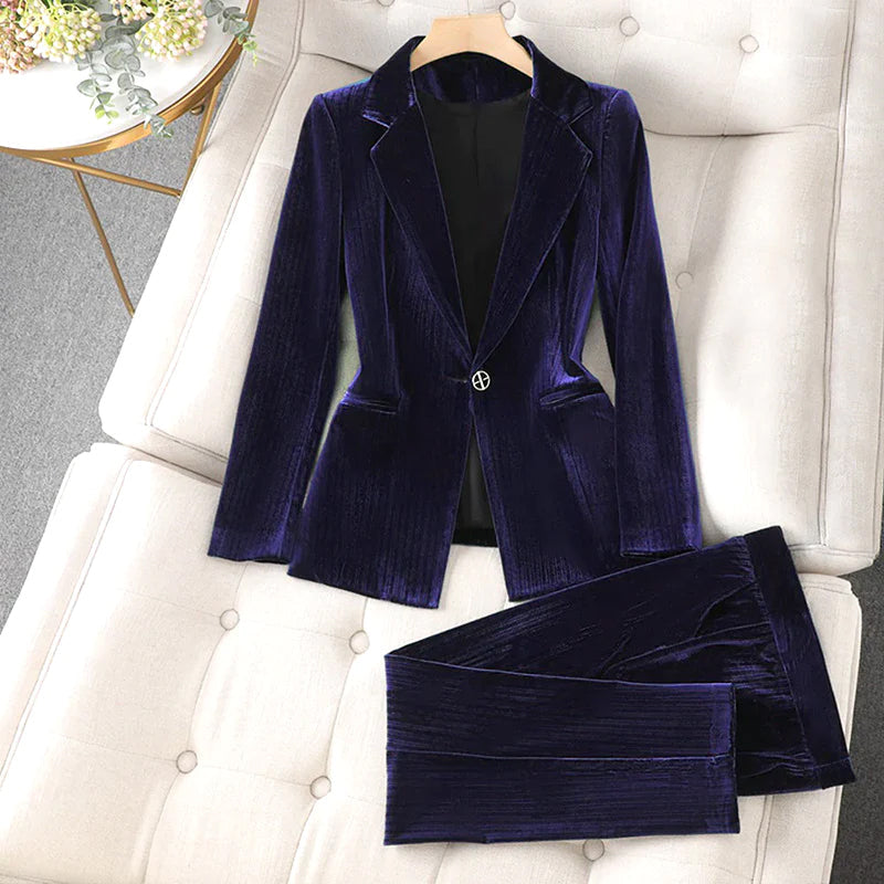 Velvet jacket and trousers set for women