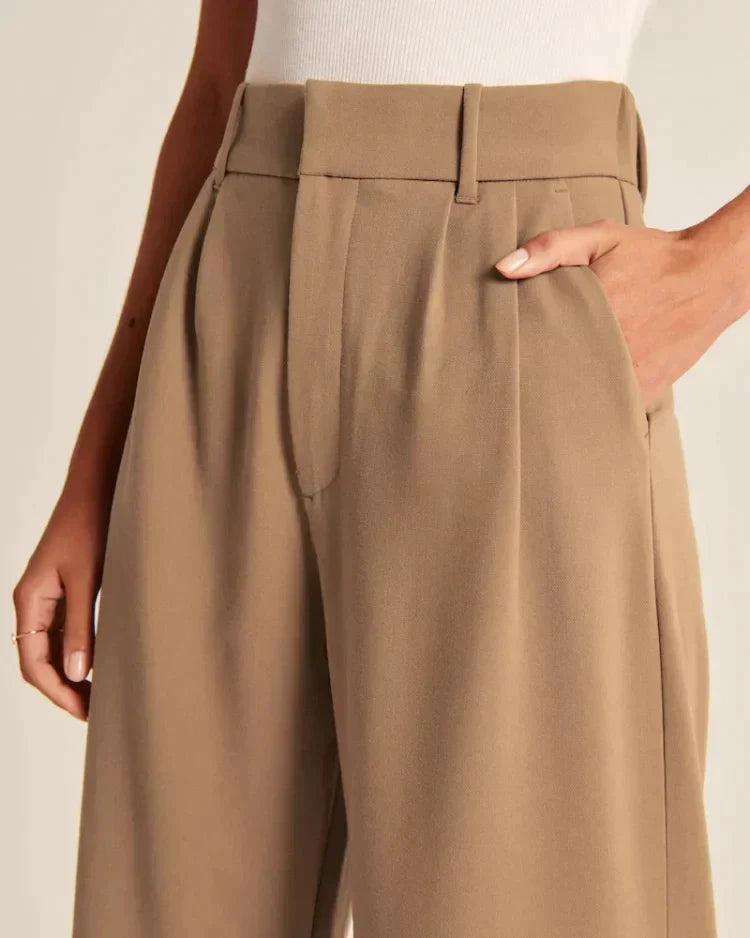 Oversized elasticated trousers