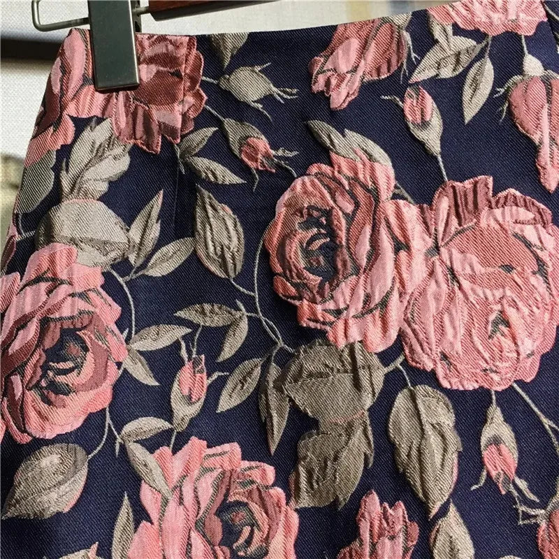 High-waisted skirt with rose print