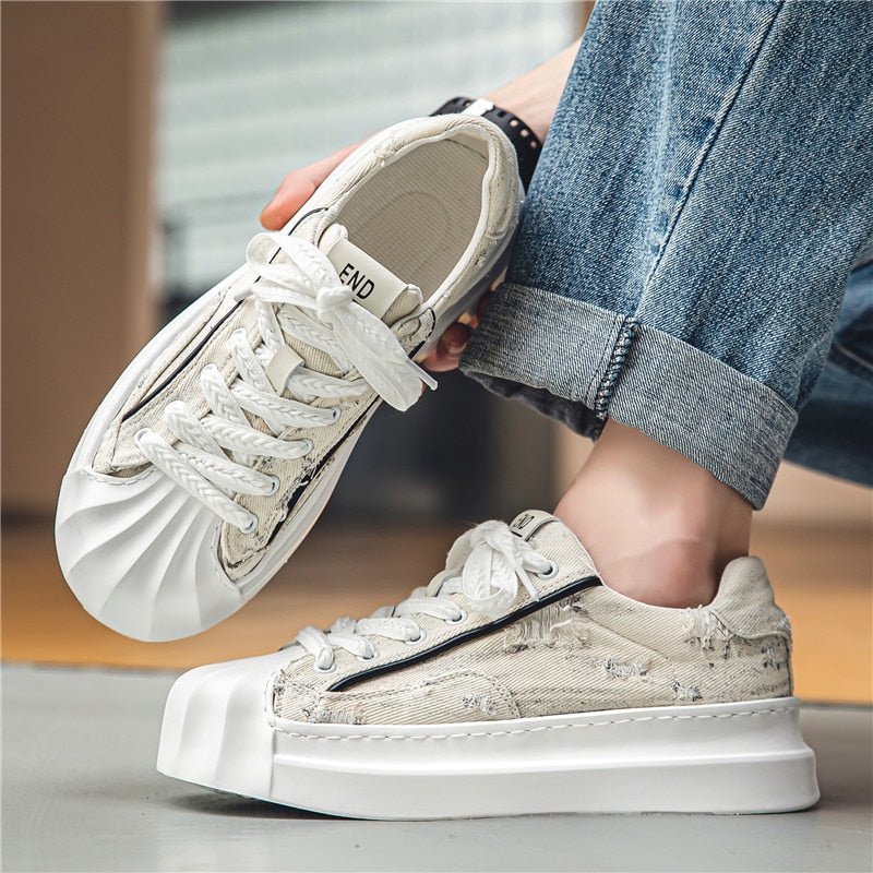 Casual canvas trainers with raised sole