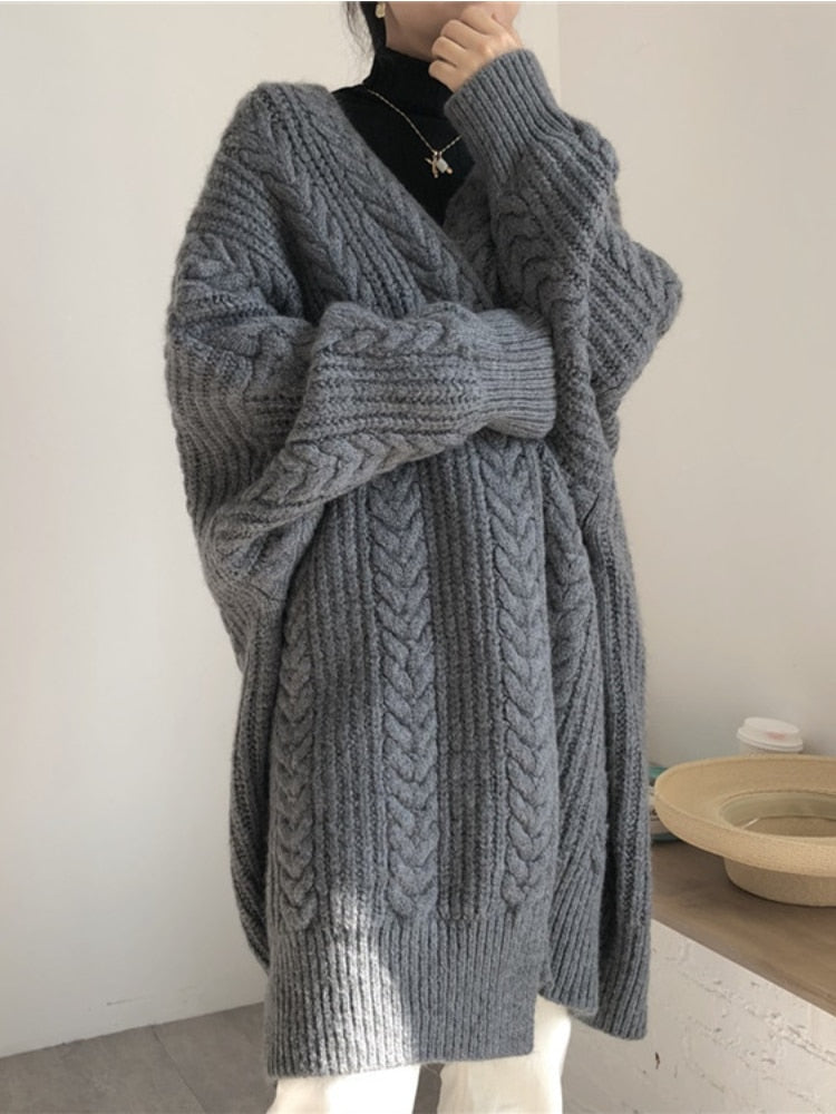 Comfortable long ladies cardigan for autumn